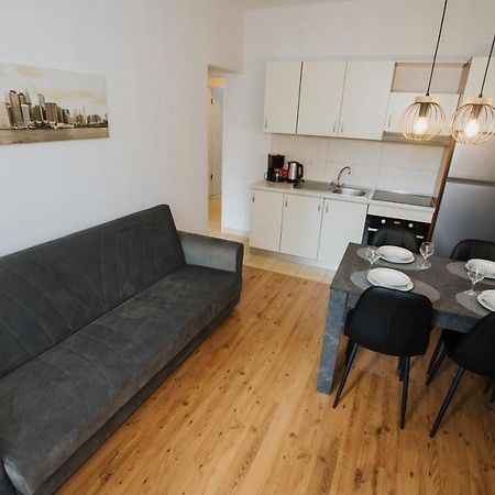 Apartment Deni Solin Eksteriør bilde