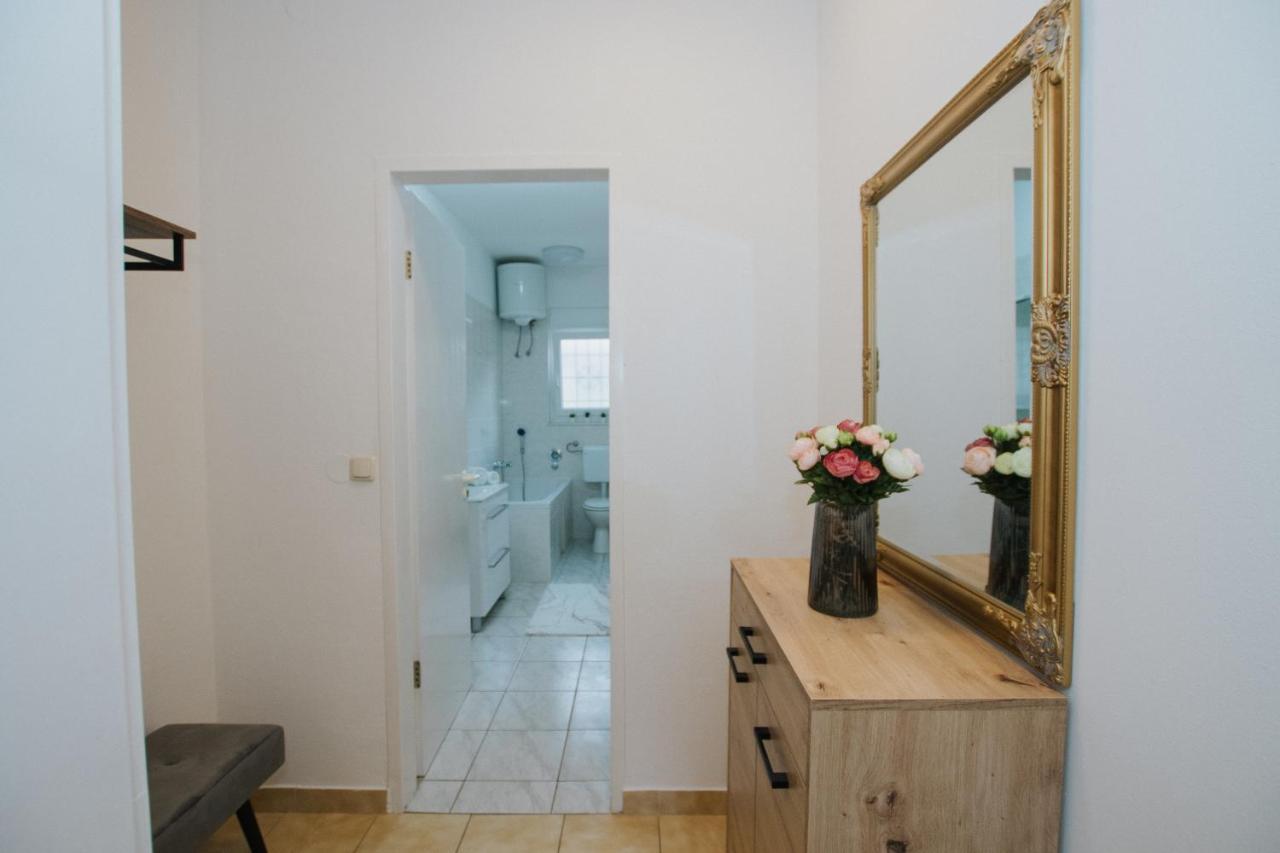 Apartment Deni Solin Eksteriør bilde